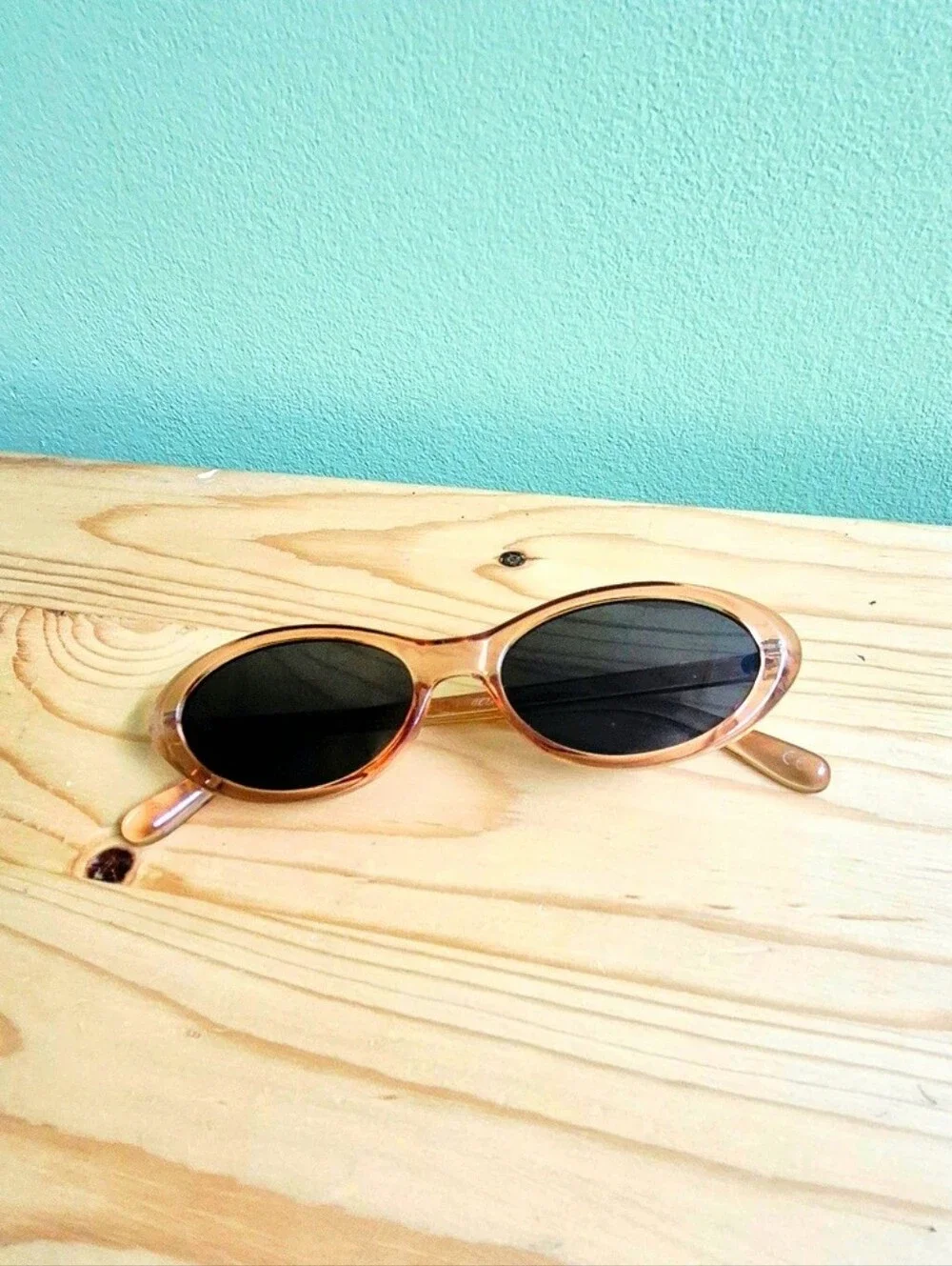 Aerie Skinny Oval Sunglasses – Translucent Peach / Amber
